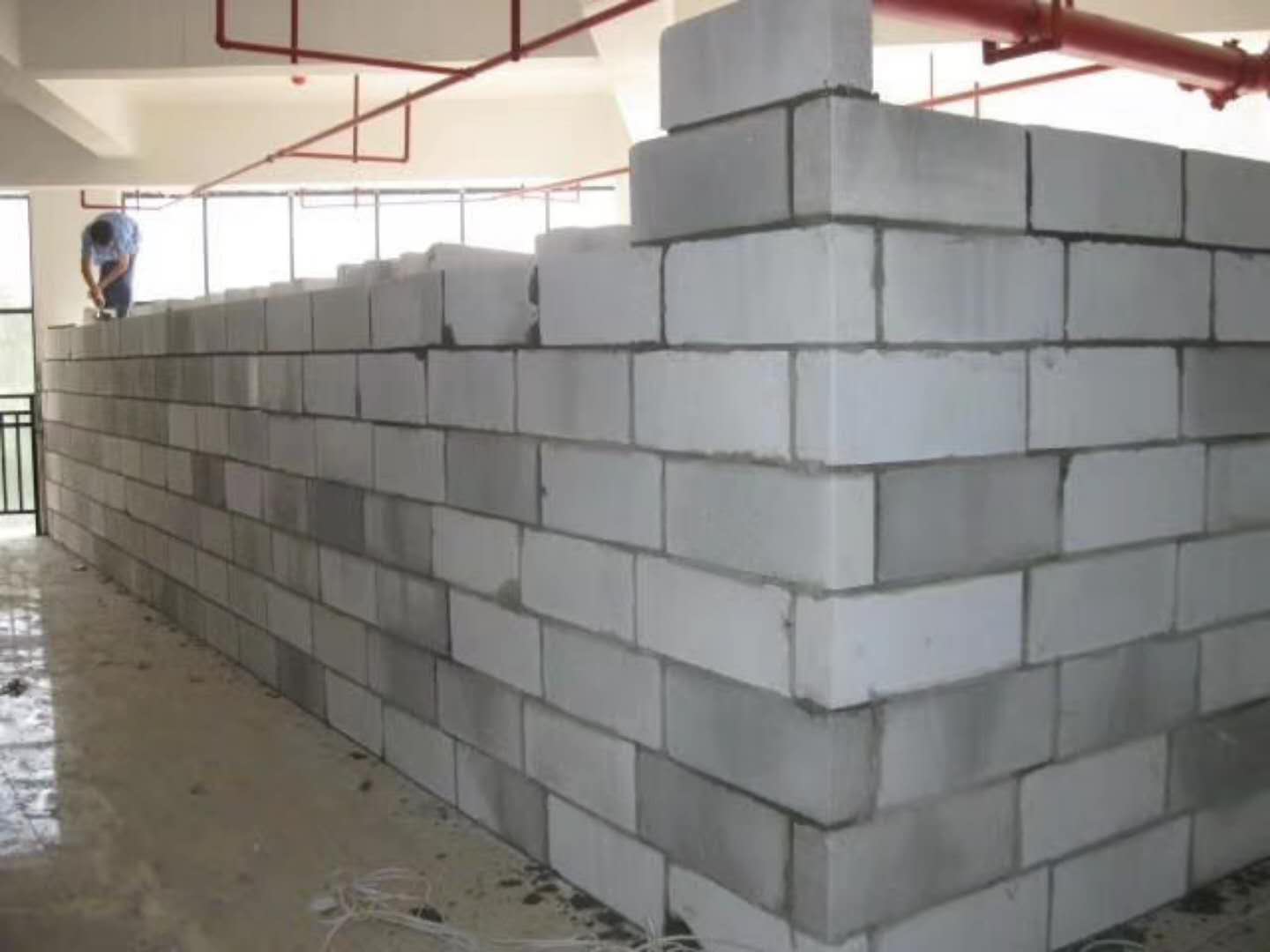 阎良蒸压加气混凝土砌块承重墙静力和抗震性能的研究